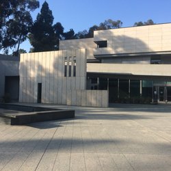 The Neurosciences Institute - Courtyard to offices