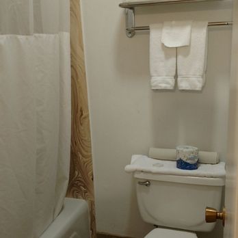 Antler Inn - Bathroom - Hotels Near Me - Jackson, Wyoming Antler Inn - Bathroom - Hotels Near Me - Jackson, Wyoming