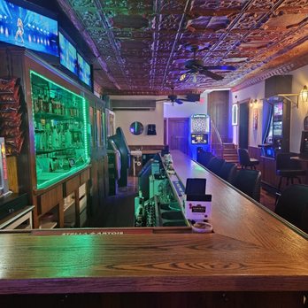 Whiskey Wednesdays - Dive Bars Near Me - Hartford, Wisconsin Whiskey Wednesdays - Dive Bars Near Me - Hartford, Wisconsin