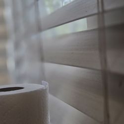 Greg's Breakfast Bar - Dingy grease covered blinds