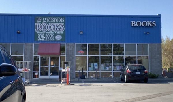 Grassroots Books by null