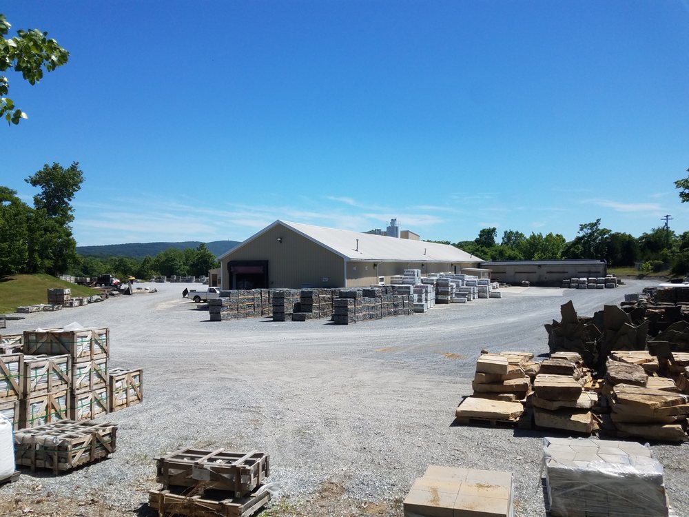 SISLERS WEST Updated September 2024 165 Bradstone Ln, Harpers Ferry