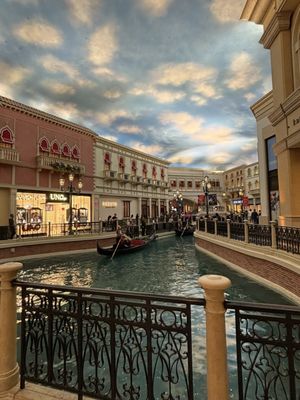 Carlo's Bakery by null