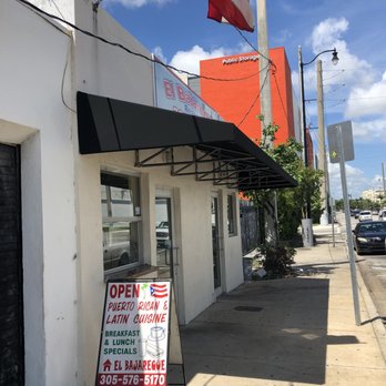 El Bajareque Restaurant - Latin American Near Me - Miami, Florida