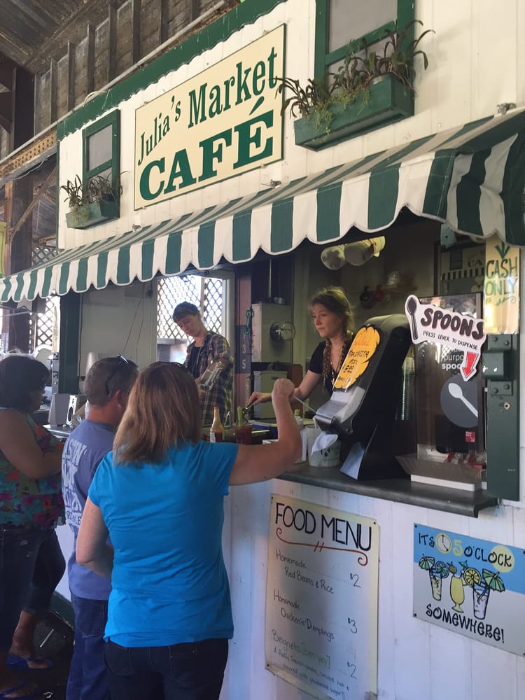 Julia's Market Cafe Logo