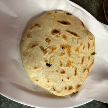 3 De Mayo - Gorditas (Stuffed Tortilla) with Chicharron, pork skin's marinated in green sauce. Very good. - Mexican Near Me - Pontoon Beach, Illinois 3 De Mayo - Gorditas (Stuffed Tortilla) with Chicharron, pork skin's marinated in green sauce. Very good. - Mexican Near Me - Pontoon Beach, Illinois