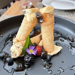 La Casa de las Sirenas - Gaznates rellenos, amazing. Order it.