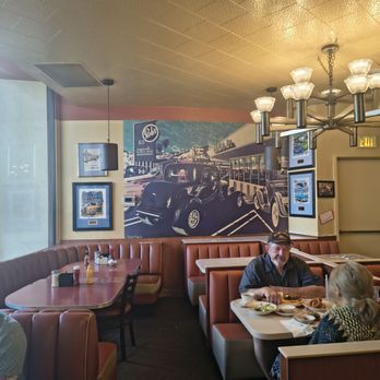 Bob’s Big Boy - American Near Me - Burbank, California