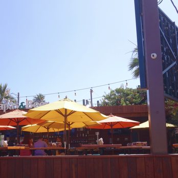 Papas & Beer - Outside side bar - Dance Clubs Near Me - Rosarito, BCN