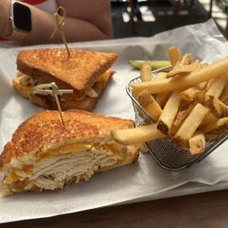 Pattaconk 1850 Bar and Grille - Turkey melt