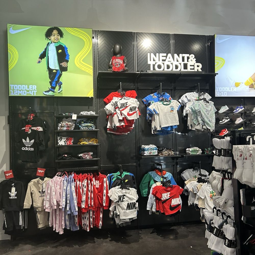 Footlocker - Shoe Stores Near Me - Fayetteville, Georgia Footlocker - Shoe Stores Near Me - Fayetteville, Georgia