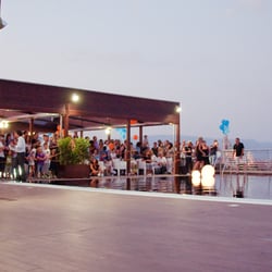 Tender to Lo Blò piscina e lounge bar