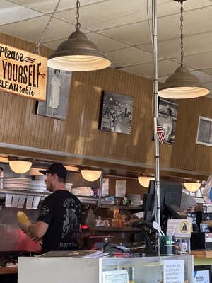 Bill & Fran's Restaurant by null