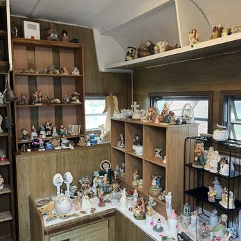 Thrift Shop-Pandemonium Rainforest Project - Thrift Stores Near Me - Deep River, Connecticut Thrift Shop-Pandemonium Rainforest Project - Thrift Stores Near Me - Deep River, Connecticut