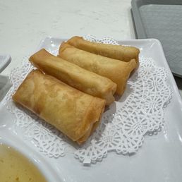 Fried Vegetable Spring Rolls 4pc 小春卷 4pc Fried Vegetable Spring Rolls 4pc 小春卷 4pc