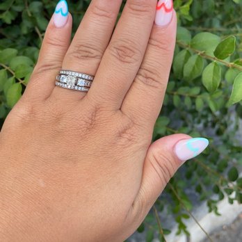 Kim's Nails - Nails by Mia - Nail Salons Near Me - Austin, Texas