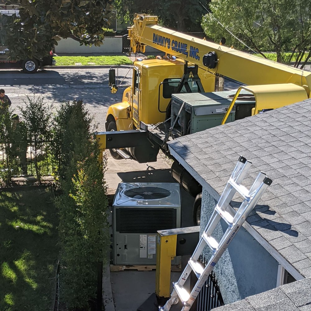 They don't need much room to lift the big equipment.