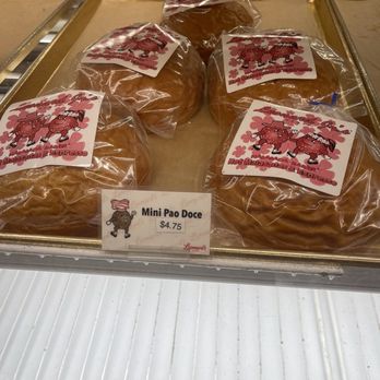Leonard's Bakery - Bakeries Near Me - Honolulu, Hawaii