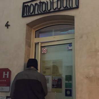Hôtel de Montaulbain - The door requires a passcode: safety! - Hotels Near Me - Verdun, 55