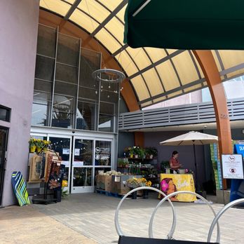 Seaside Market - Love this ambiance - Grocery Near Me - Cardiff, California Seaside Market - Love this ambiance - Grocery Near Me - Cardiff, California