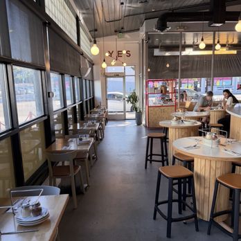 Pitfire Pizza - Inside seating - Pizza Near Me - Los Angeles, California