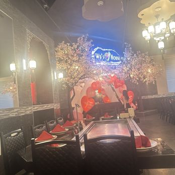 Wu's House - Beautiful decor - Sushi Bars Near Me - Naperville, Illinois Wu's House - Beautiful decor - Sushi Bars Near Me - Naperville, Illinois