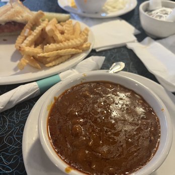 Lola's Diner - Chili - Diners Near Me - Park Ridge, Illinois