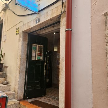 Lisboa Tu & Eu - Front entrance - Portuguese Near Me - Lisbon, 11