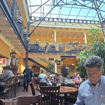 Hervé - The main dining room - Wine Bars Near Me - Santa Fe, New Mexico