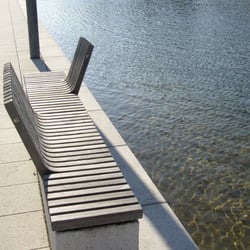 Auenpark - Diese Bänke sind genial. Wer darauf sitzt, hat immer recht...
