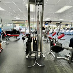 Snap Fitness 24-7 - Bright and clean