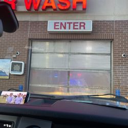 Holiday Station Store - Car wash drive thru