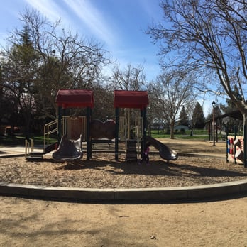 Meadowlands Park - Small play structure, steps away from the restrooms. - Parks Near Me - Vacaville, California