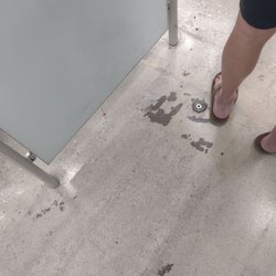 Walgreens - Terrible floors looks like a repair shop