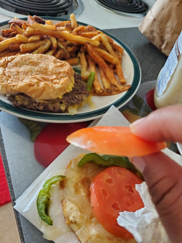 FIVE GUYS Updated June 2024 33 Photos & 68 Reviews 936 York Rd, Towson, Maryland Burgers