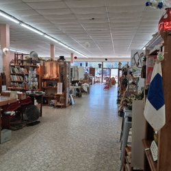American Vintage Antiques & Consignment - The central aisle, representing about 1/5th of what this place has to offer. Likely less. There's so much here.