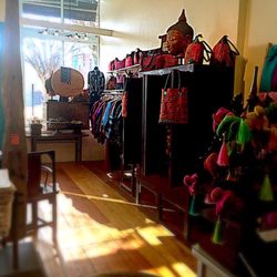 Intarawut Gallery - Apparel