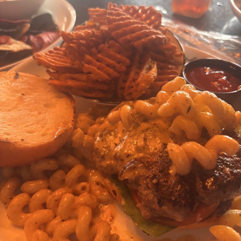 Lost & Found - Turkey Mac & Cheese Burger - Cocktail Bars Near Me - Houston, Texas Lost & Found - Turkey Mac & Cheese Burger - Cocktail Bars Near Me - Houston, Texas