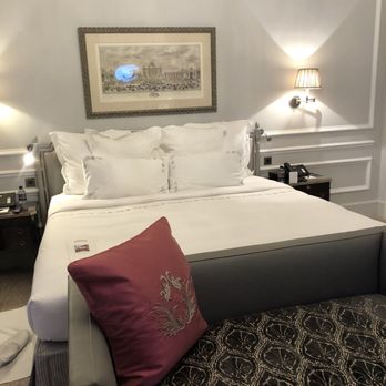 Hôtel Plaza Athénée - Hotels Near Me - Paris, 75 Hôtel Plaza Athénée - Hotels Near Me - Paris, 75