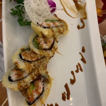 Show Sushi - Golden Cali roll - Sushi Bars Near Me - La Palma, California Show Sushi - Golden Cali roll - Sushi Bars Near Me - La Palma, California