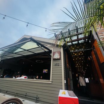Magnolia House - Outside - Cocktail Bars Near Me - Pasadena, California
