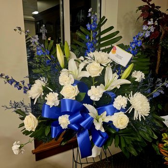Sunshine Flowers - Florists Near Me - Parma Heights, Ohio