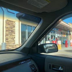 Shell Gas Station - They got high quality employees, definitely coming back to this Shell. I gotta love circle k and meeting Jessie and Skyler made my day.