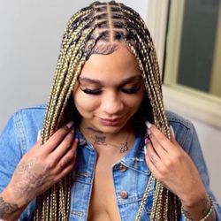 African Braid Studio - Smeduim knotless braids