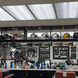 Pete's New York Barber and Styling Shop - Sports memorabilia