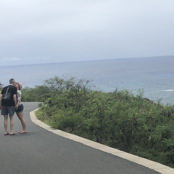 Makapu'u Point Lighthouse Trail - Paved trail - Hiking Near Me - Honolulu, Hawaii Makapu'u Point Lighthouse Trail - Paved trail - Hiking Near Me - Honolulu, Hawaii