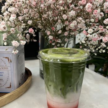 Remi Flower & Coffee - Strawberry matcha latte with macadamia milk $8.44 incl tax - Coffee & Tea Near Me - New York, New York Remi Flower & Coffee - Strawberry matcha latte with macadamia milk $8.44 incl tax - Coffee & Tea Near Me - New York, New York