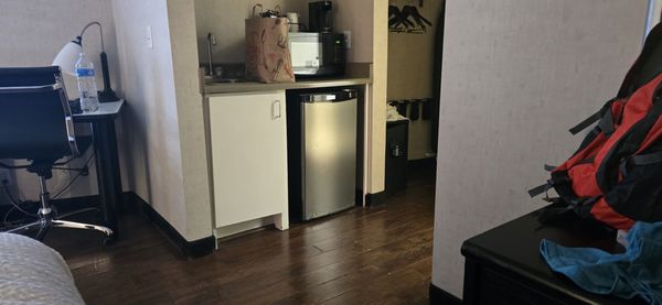 Ramada Plaza by Wyndham West Hollywood Hotel & Suites by null