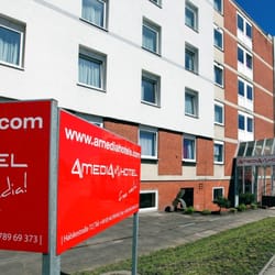 Amedia Express Hamburg Moorfleet - Außenansicht von Halskestraße