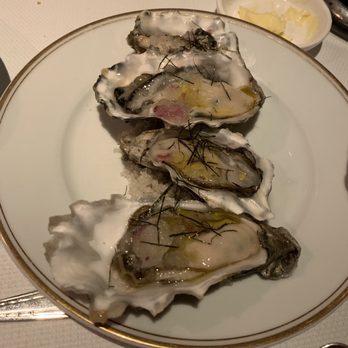Le Coucou - Oysters with ice that had flavors - French Near Me - New York, New York Le Coucou - Oysters with ice that had flavors - French Near Me - New York, New York